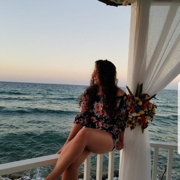 Meet your Posher, Caitlin - Picture 1 of 1